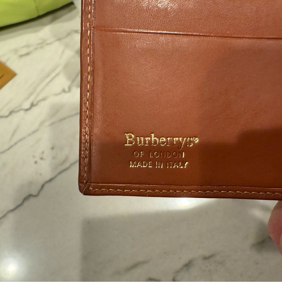 Authentic Brurberry Vintage Bifold Wallet in Haymarket Check - Picture 9 of 16